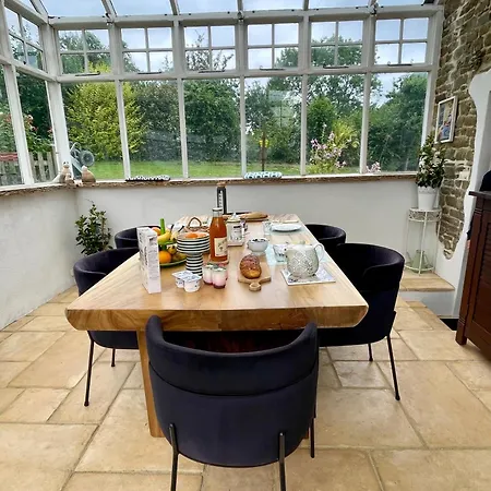 La Paix, D'hote En Suisse Normande